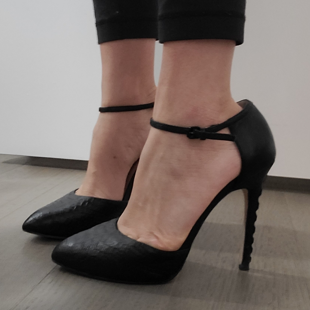 French Connection Catia black pumps sz 8